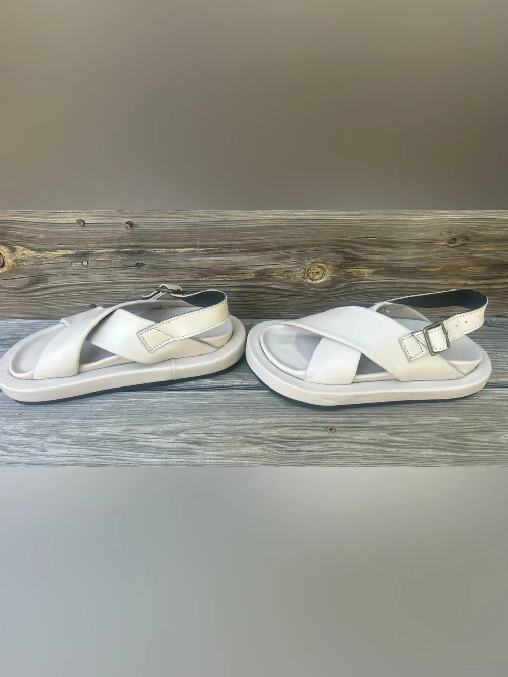 Kkerelé Tira Beige Leather Sandal - Picture 3 of 7